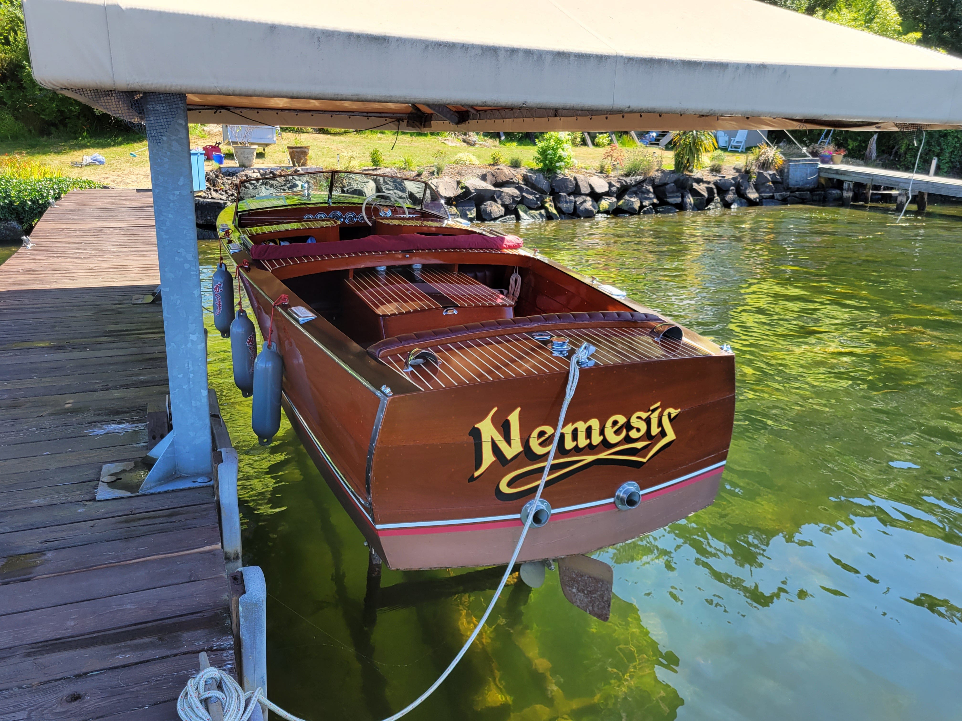 1941 CHRIS-CRAFT - 22' Deluxe Utility