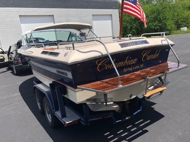 1985 Century Coronado Cardel - 21'