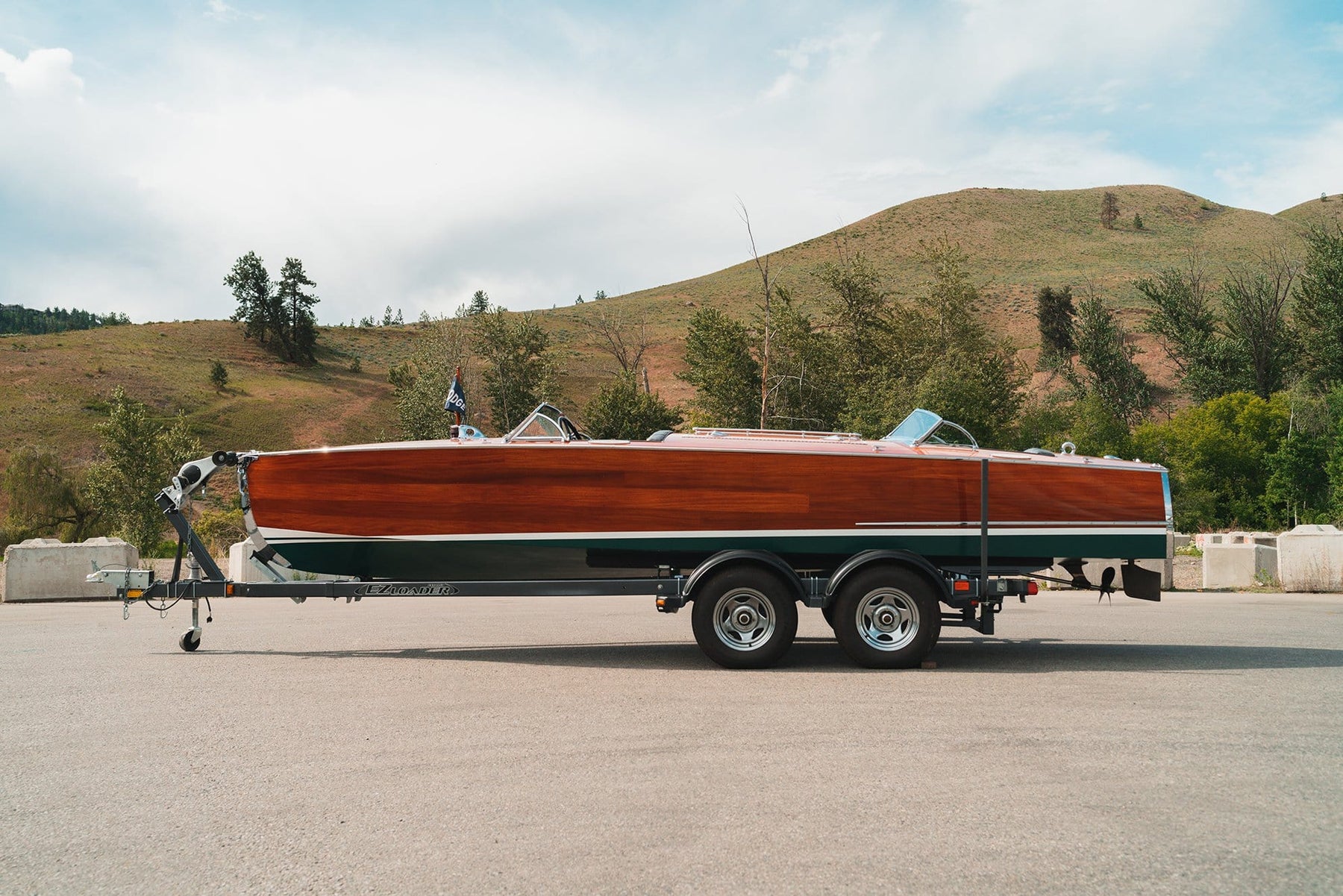 1931 DODGE 21'6" Split Cockpit Runabout