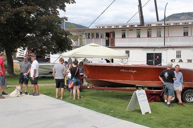 1952 CHRIS-CRAFT 18' Riviera