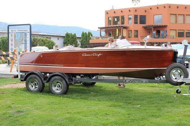 1952 CHRIS-CRAFT 18' Riviera