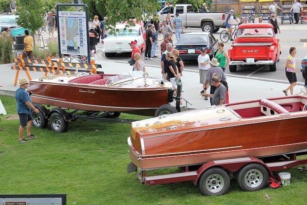 1952 CHRIS-CRAFT 18' Riviera