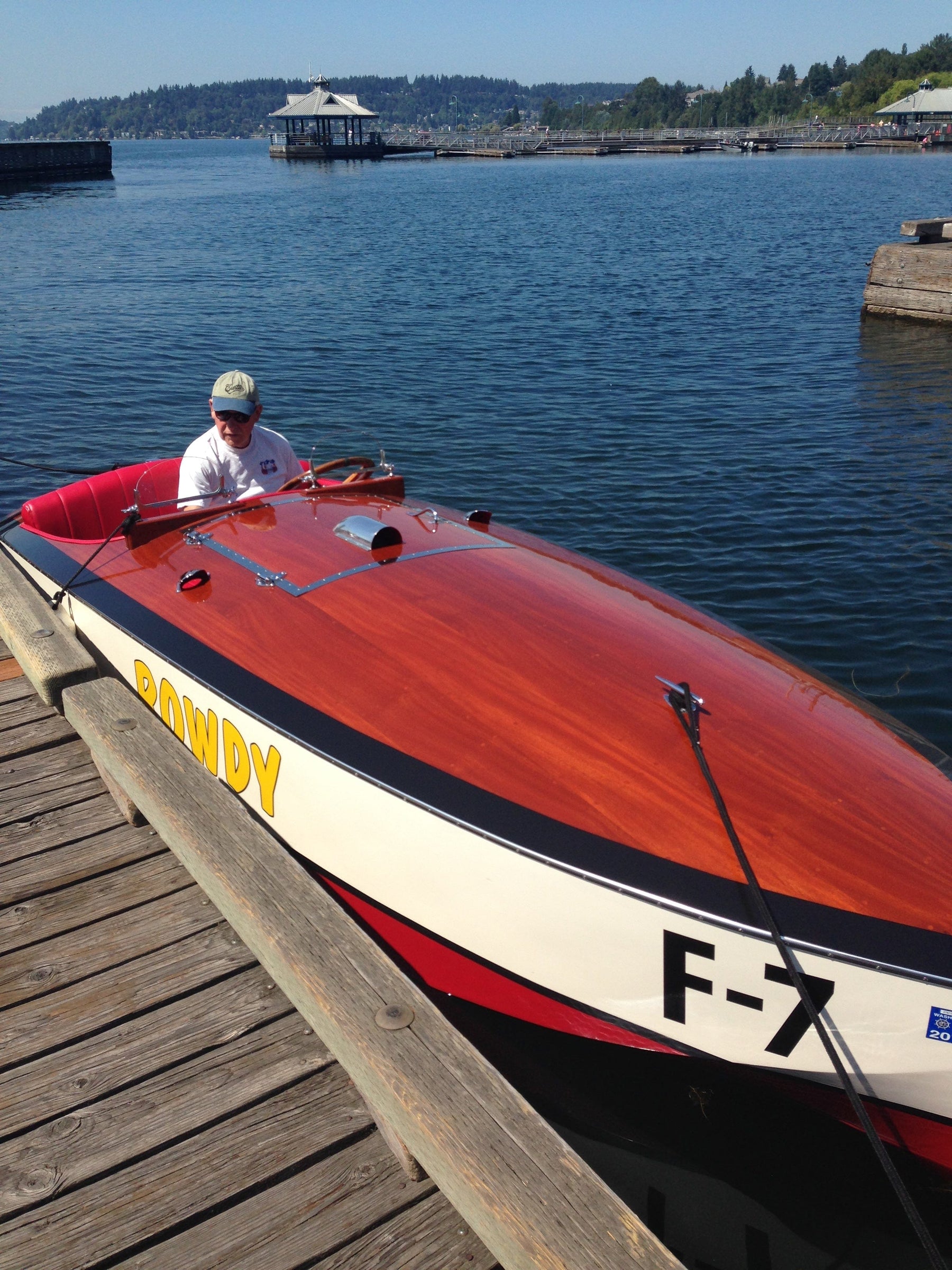 1935 VENTNOR 17' Single Step Raceboat