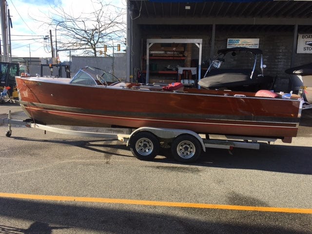 1941 CHRIS-CRAFT - 22' Deluxe Utility