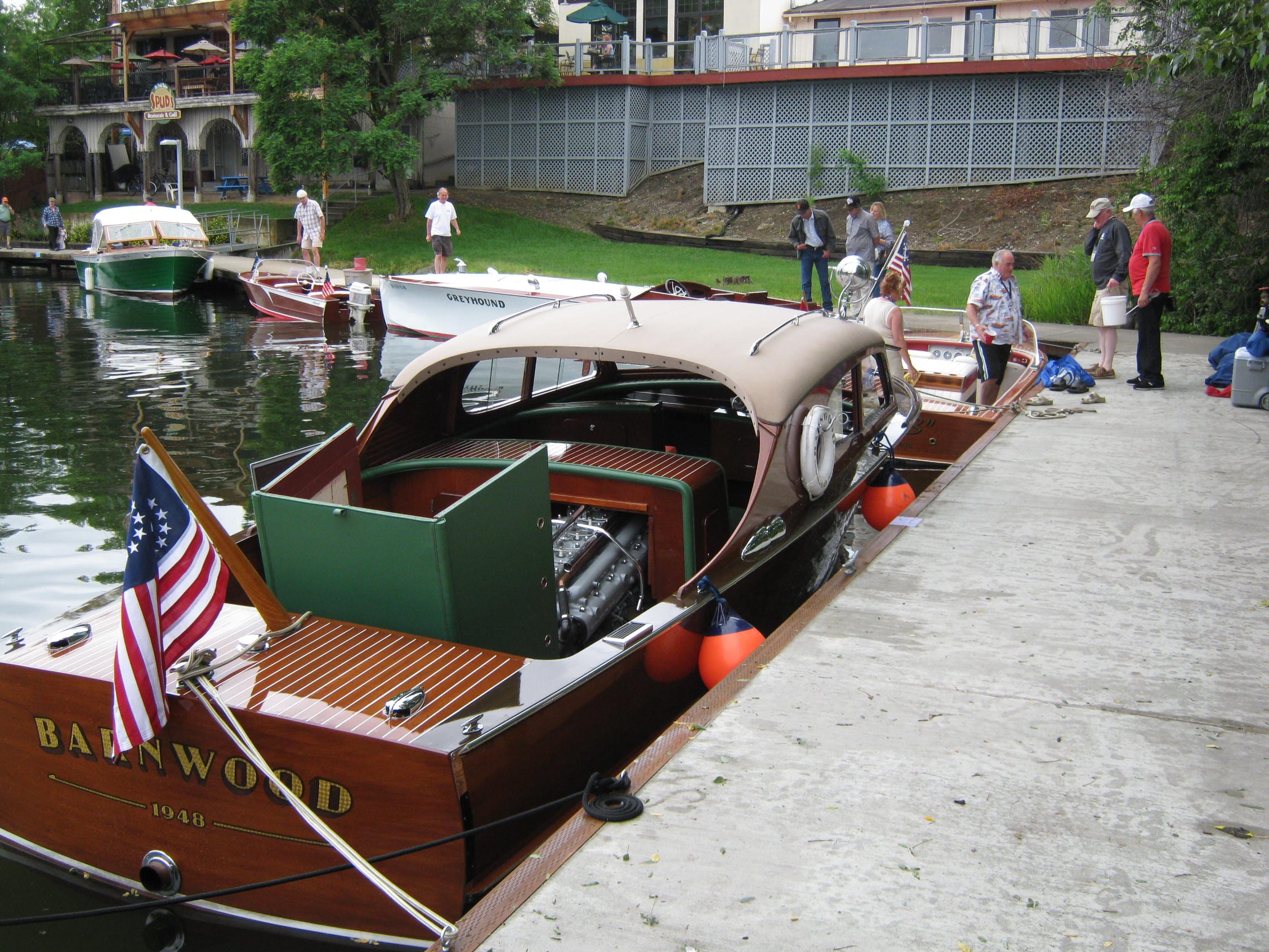 1948 CHRIS-CRAFT 25' SPORTSMAN SEDAN