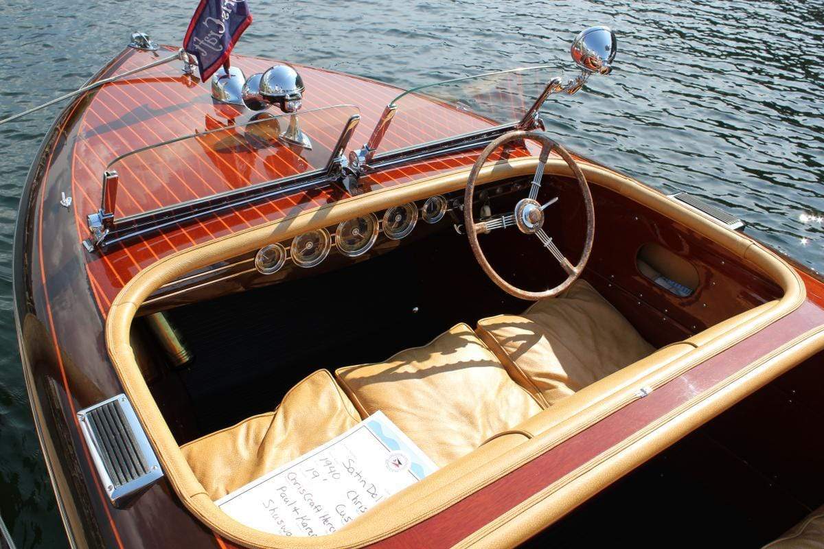 Classic Wooden Boat for Sale -  1940 CHRIS-CRAFT 19' CUSTOM - 'BARRELBACK'