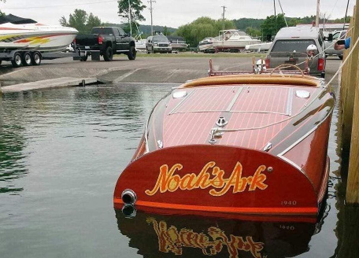 Classic Wooden Boat for Sale -  1940 CHRIS-CRAFT 19' CUSTOM - 'BARRELBACK'