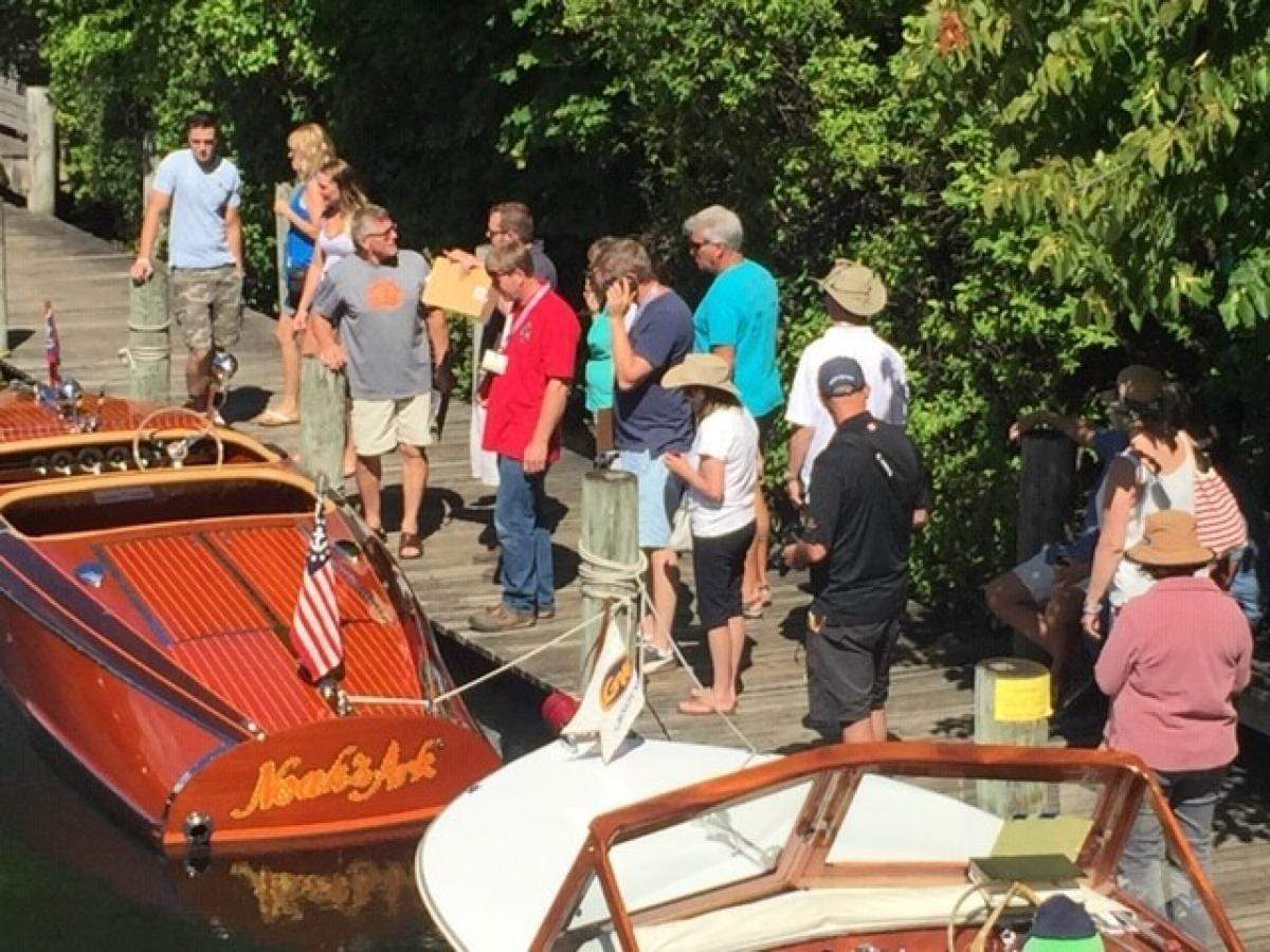 Classic Wooden Boat for Sale -  1940 CHRIS-CRAFT 19' CUSTOM - 'BARRELBACK'