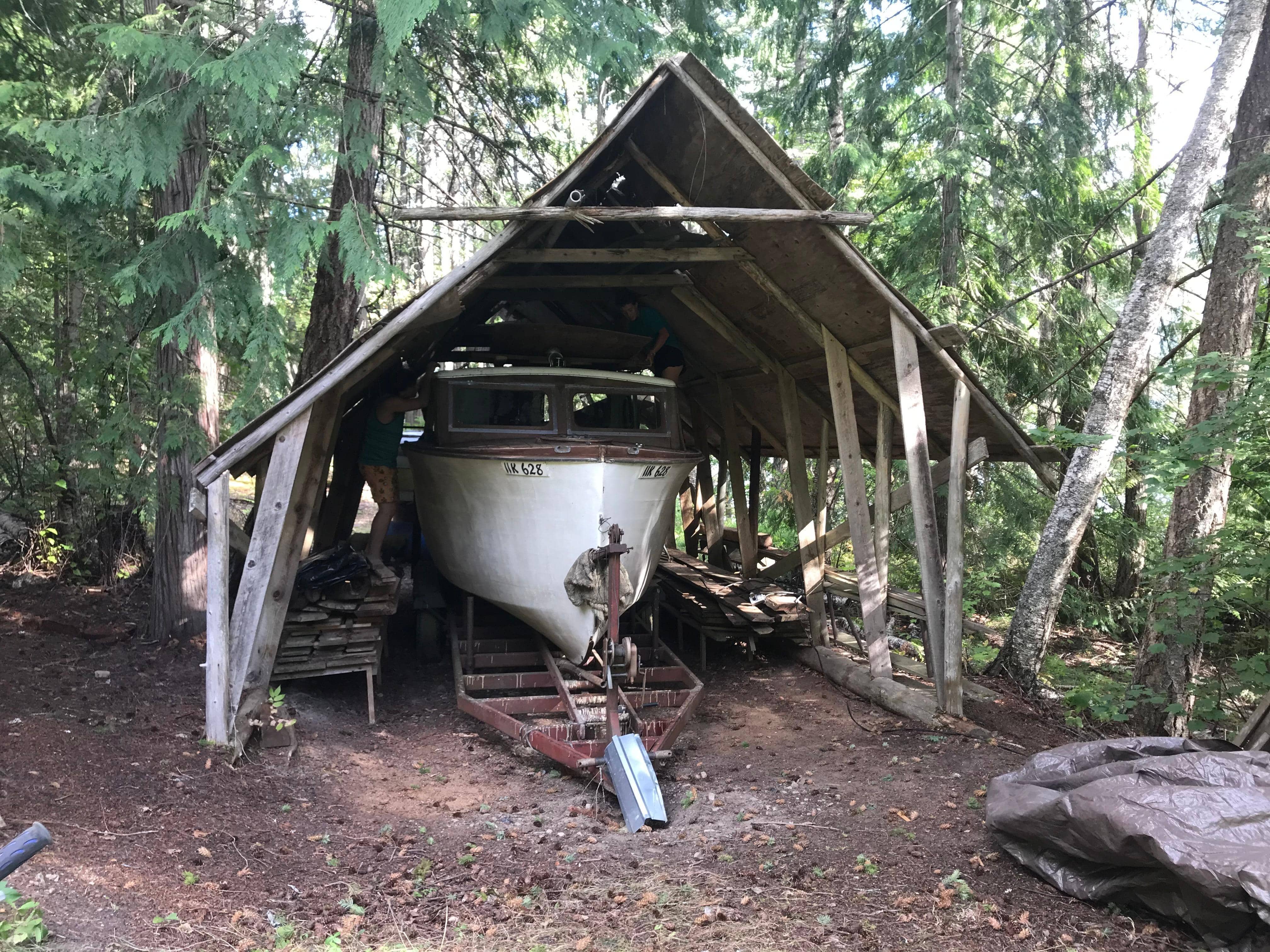 Classic Wooden Boat for Sale -  1941 CHRIS-CRAFT 26' DELUXE CRUISER