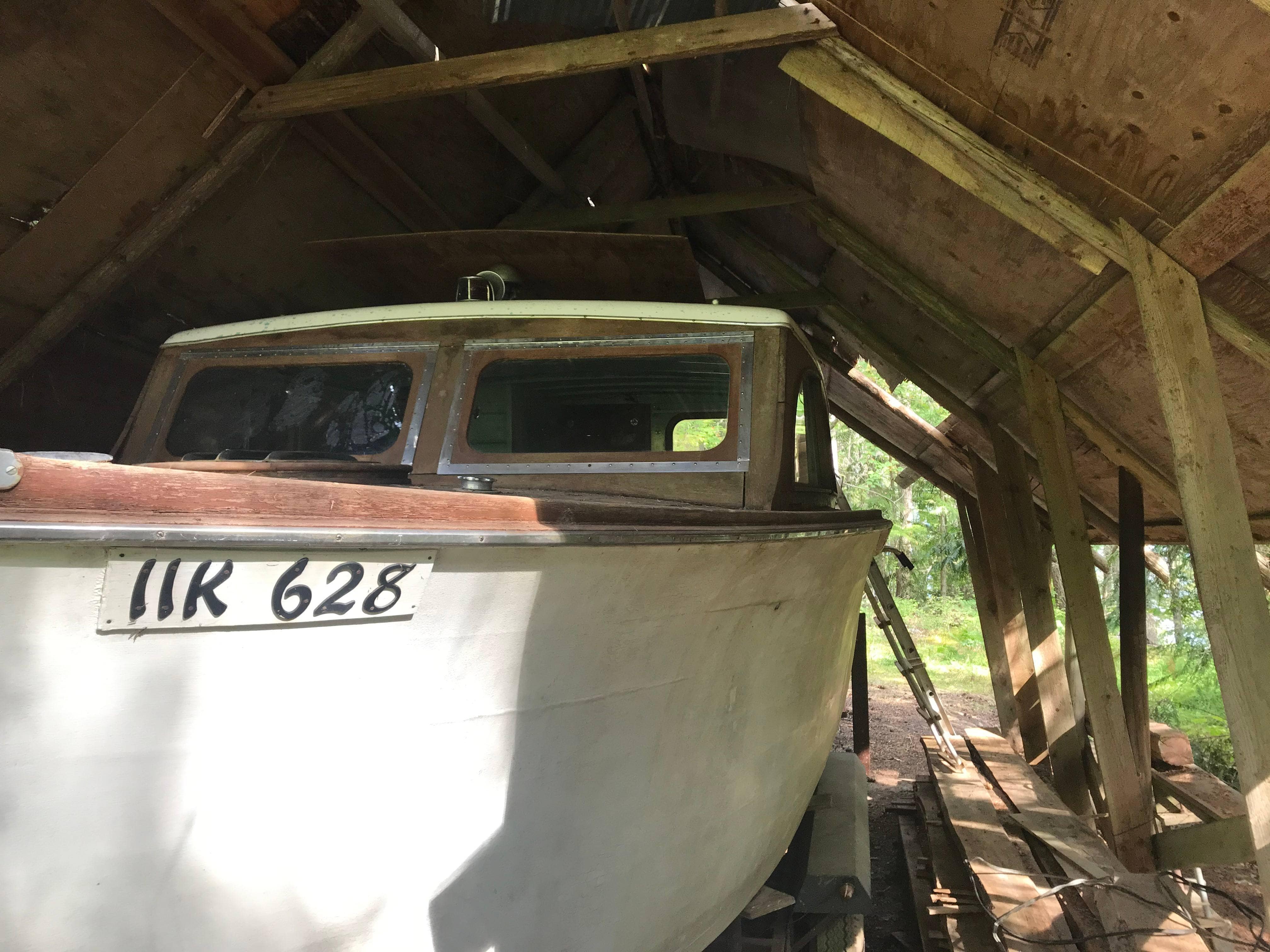 Classic Wooden Boat for Sale -  1941 CHRIS-CRAFT 26' DELUXE CRUISER