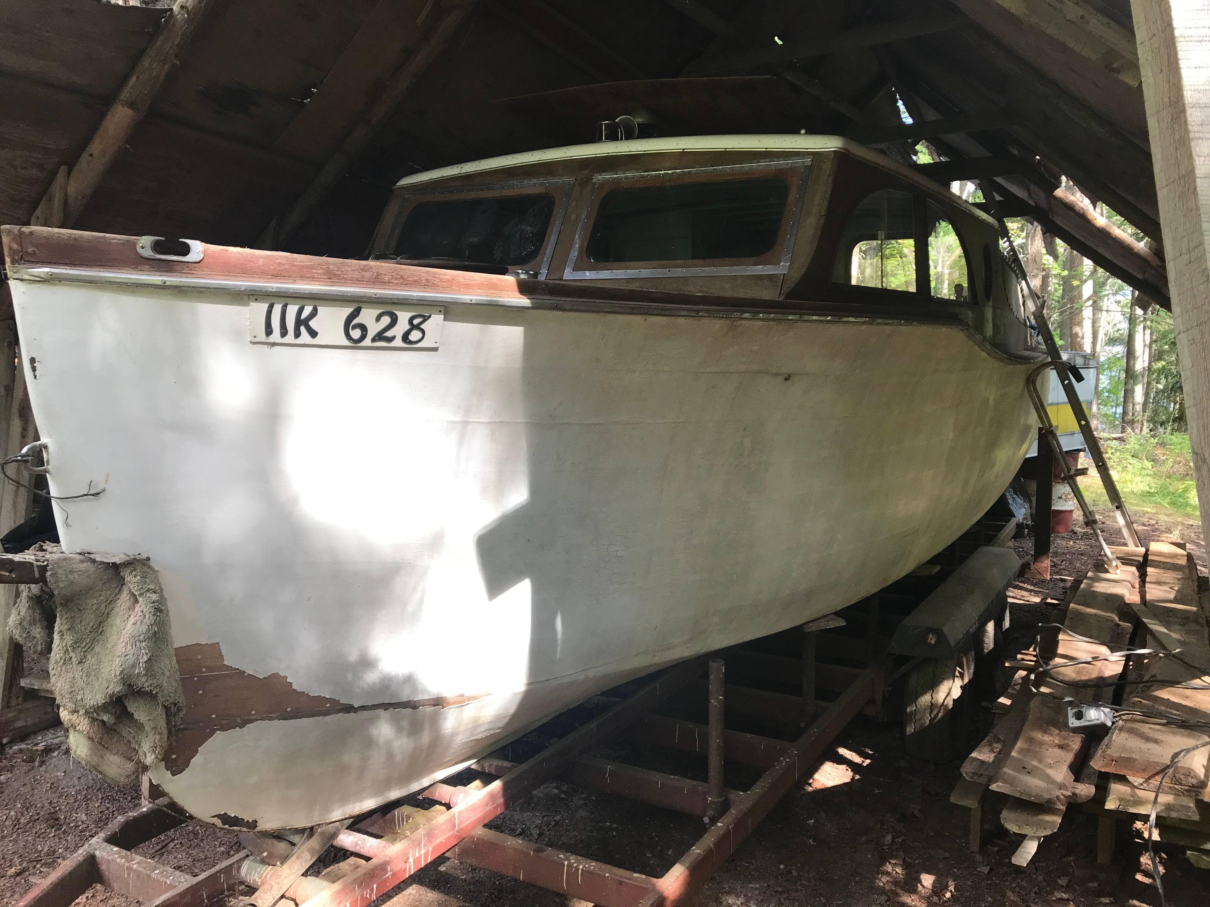 Classic Wooden Boat for Sale -  1941 CHRIS-CRAFT 26' DELUXE CRUISER