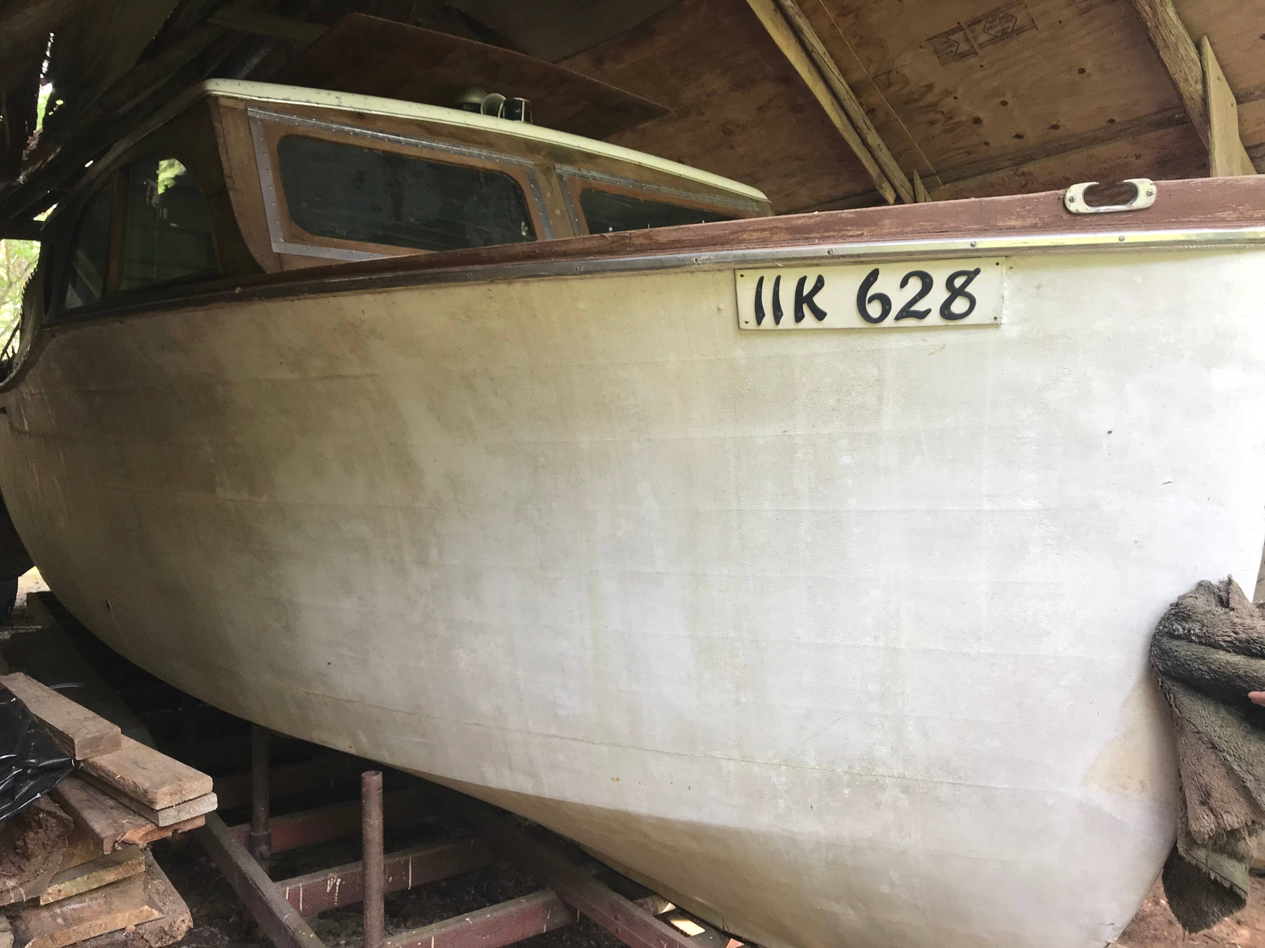 Classic Wooden Boat for Sale -  1941 CHRIS-CRAFT 26' DELUXE CRUISER