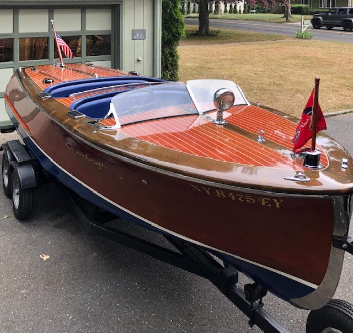 Classic Wooden Boat for Sale -  1947 CHRIS CRAFT 17' DELUXE