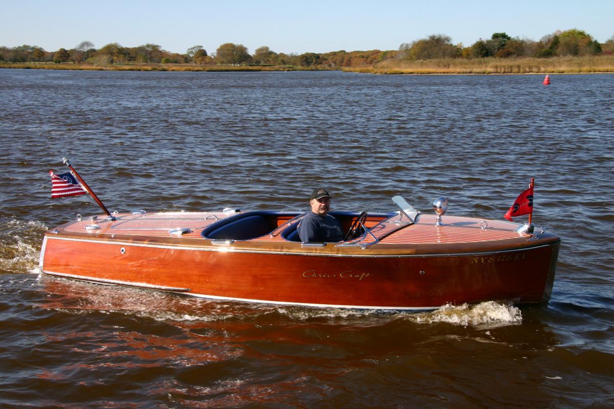 Classic Wooden Boat for Sale -  1947 CHRIS CRAFT 17' DELUXE