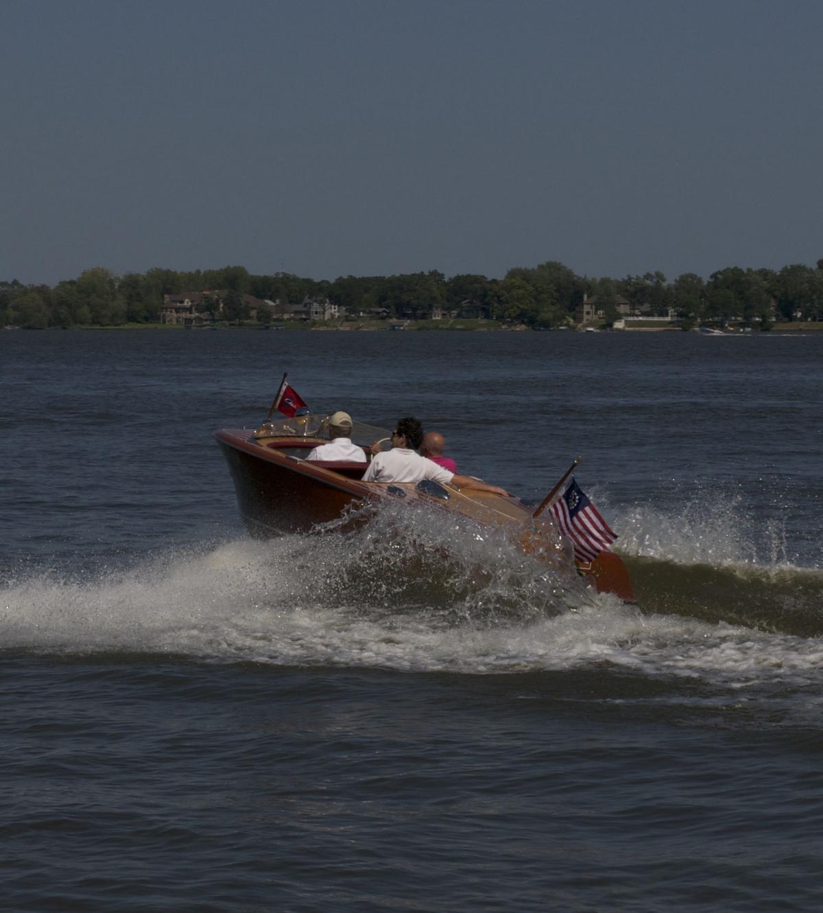 Classic Wooden Boat for Sale -  1949 CHRIS-CRAFT 18' RIVIERA