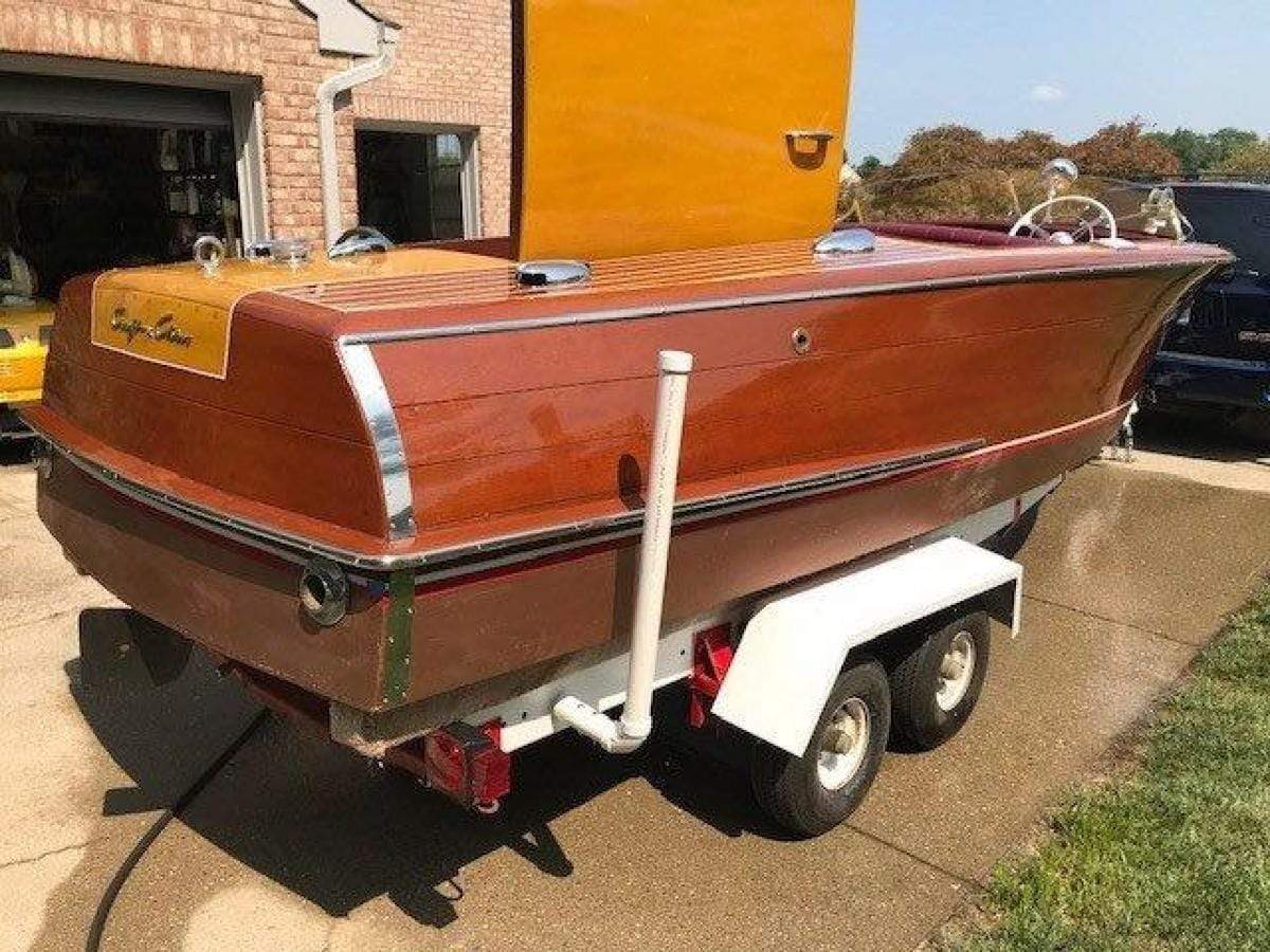 Classic Wooden Boat for Sale -  1950 CHRIS-CRAFT 18' RIVIERA