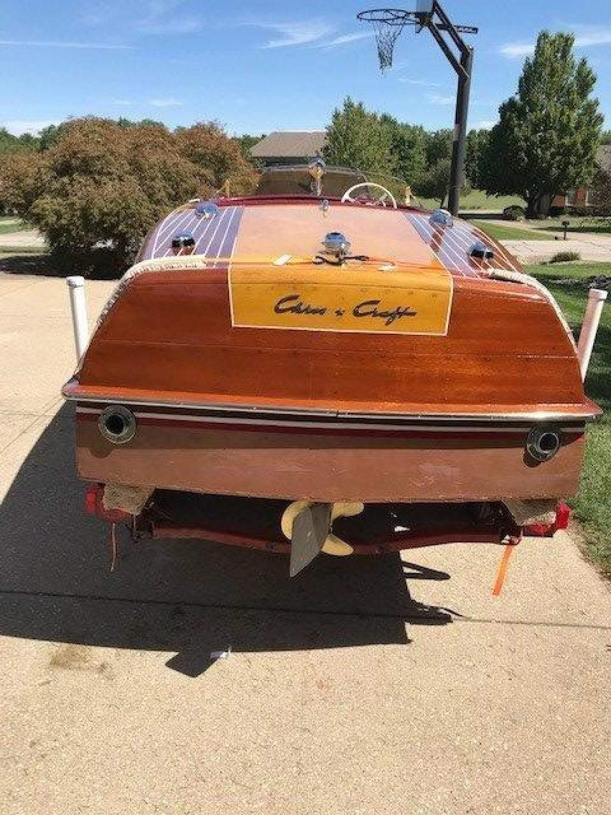 Classic Wooden Boat for Sale -  1950 CHRIS-CRAFT 18' RIVIERA