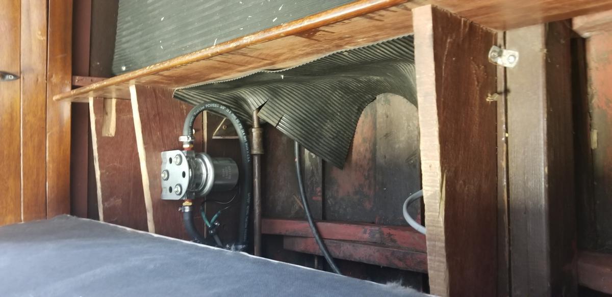 Classic Wooden Boat for Sale -  1952 CENTURY RESORTER 16' - Modified