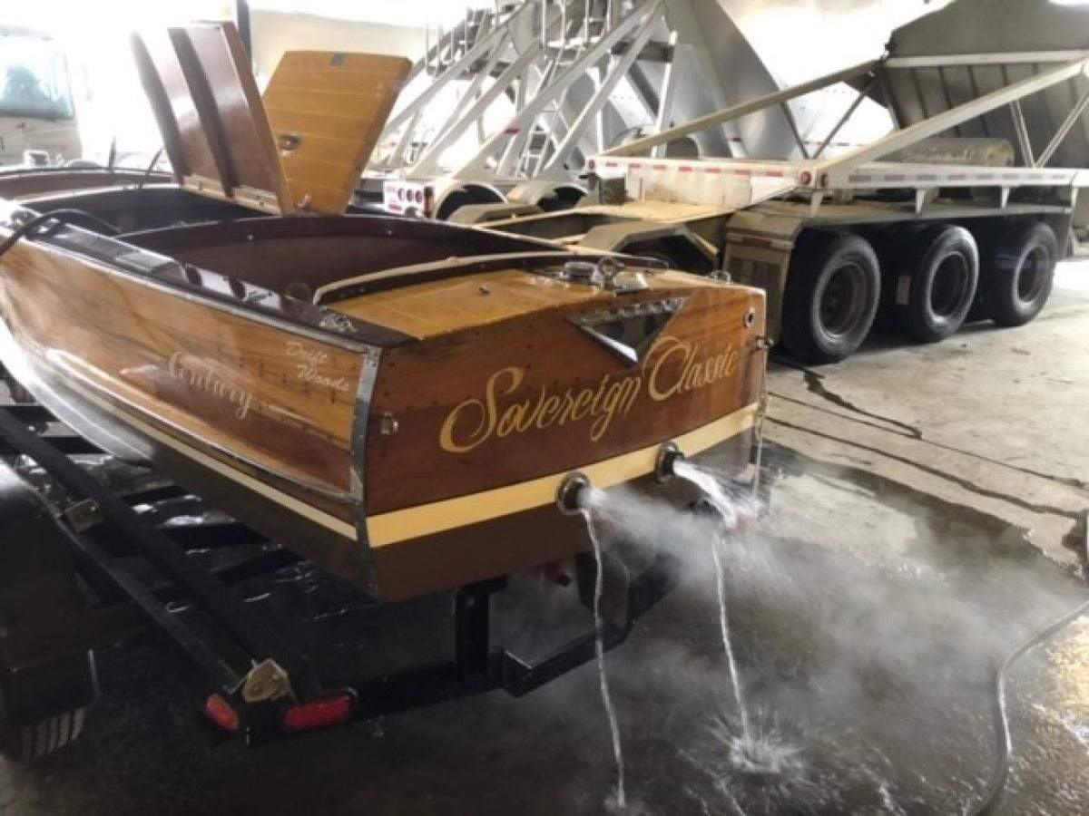 Classic Wooden Boat for Sale -  1952 CENTURY RESORTER 16' - Modified