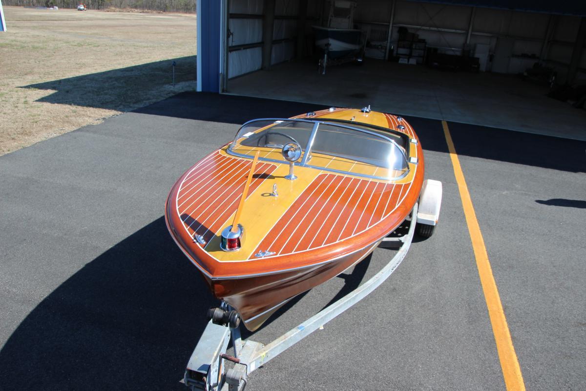 Classic Wooden Boat for Sale -  1955 CHRIS CRAFT 19' CAPRI