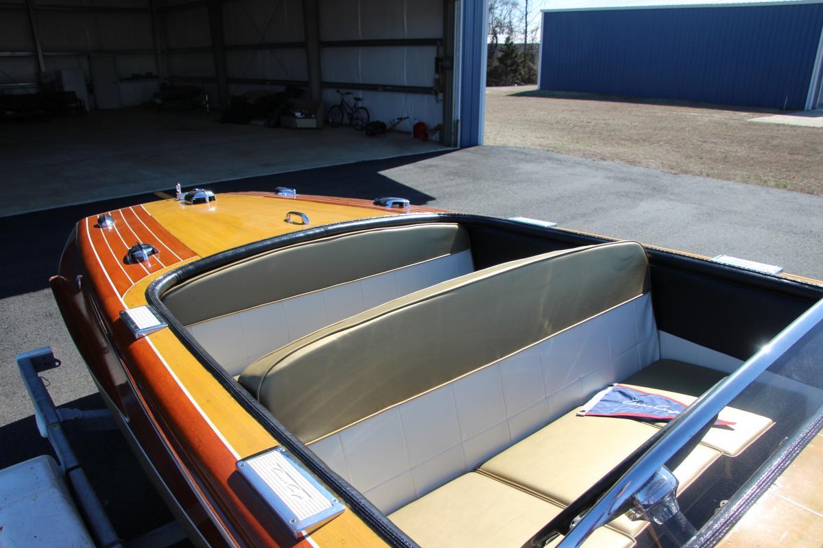 Classic Wooden Boat for Sale -  1955 CHRIS CRAFT 19' CAPRI