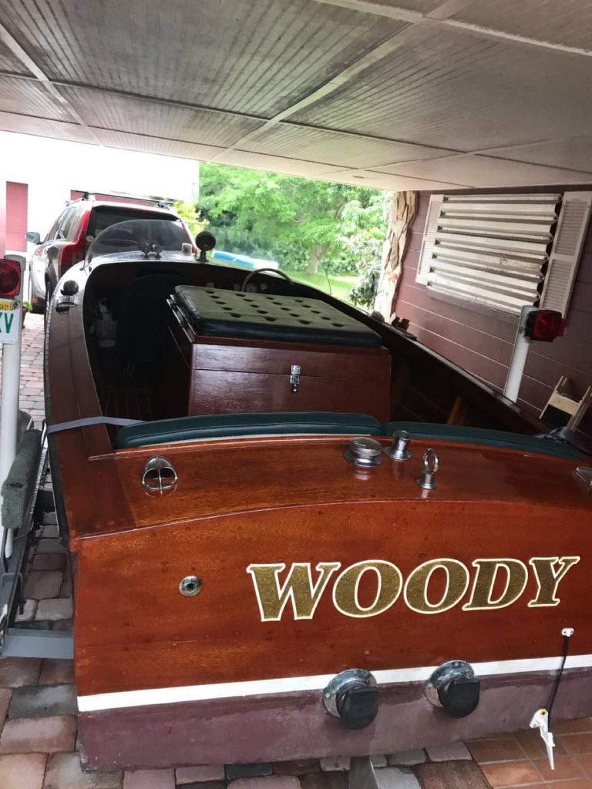 Classic Wooden Boat for Sale -  1957 CHRIS CRAFT 17' SPORTSMAN