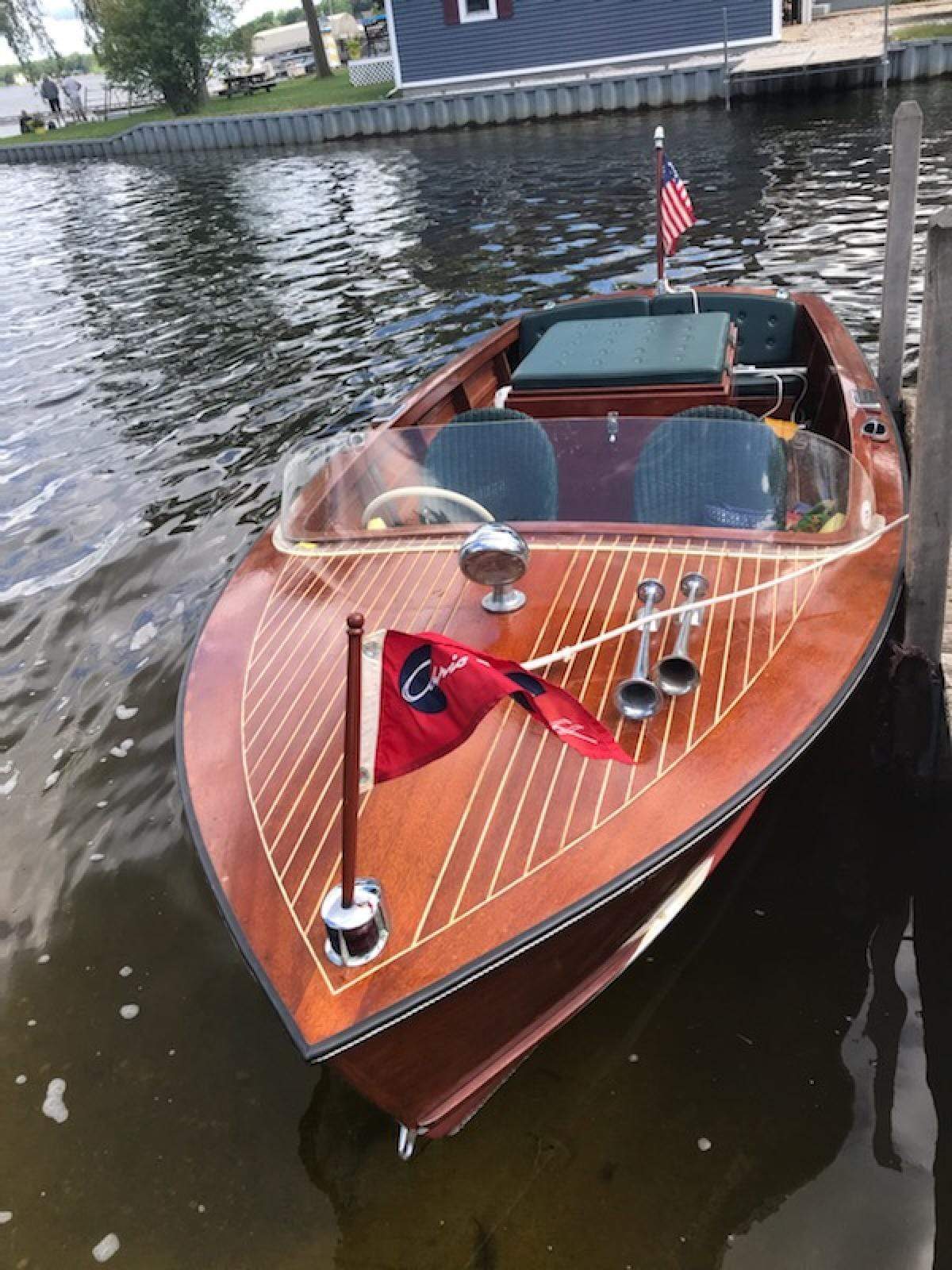 Classic Wooden Boat for Sale -  1957 CHRIS CRAFT 17' SPORTSMAN