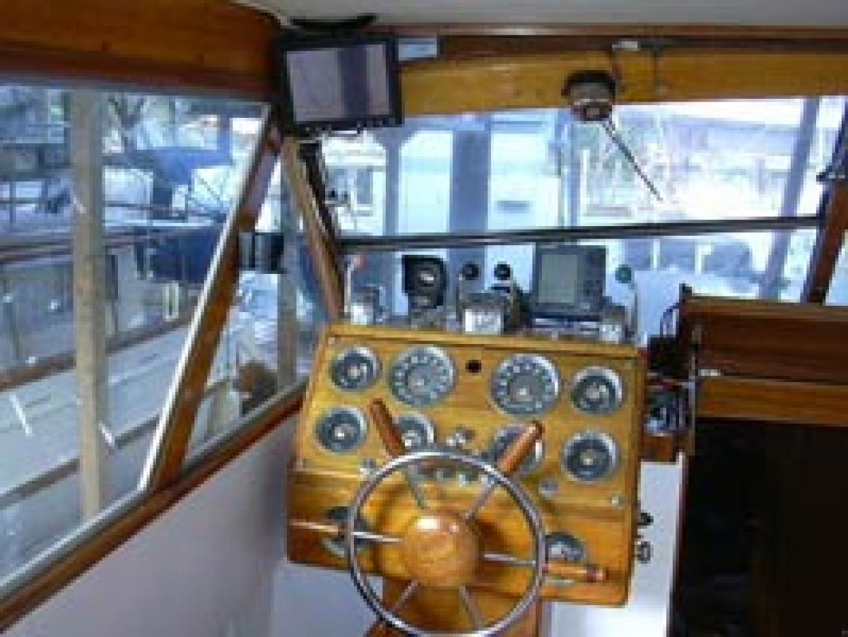 Classic Wooden Boat for Sale -  1957 CHRIS-CRAFT 33' FUTURA HARDTOP EXPRESS CRUISER