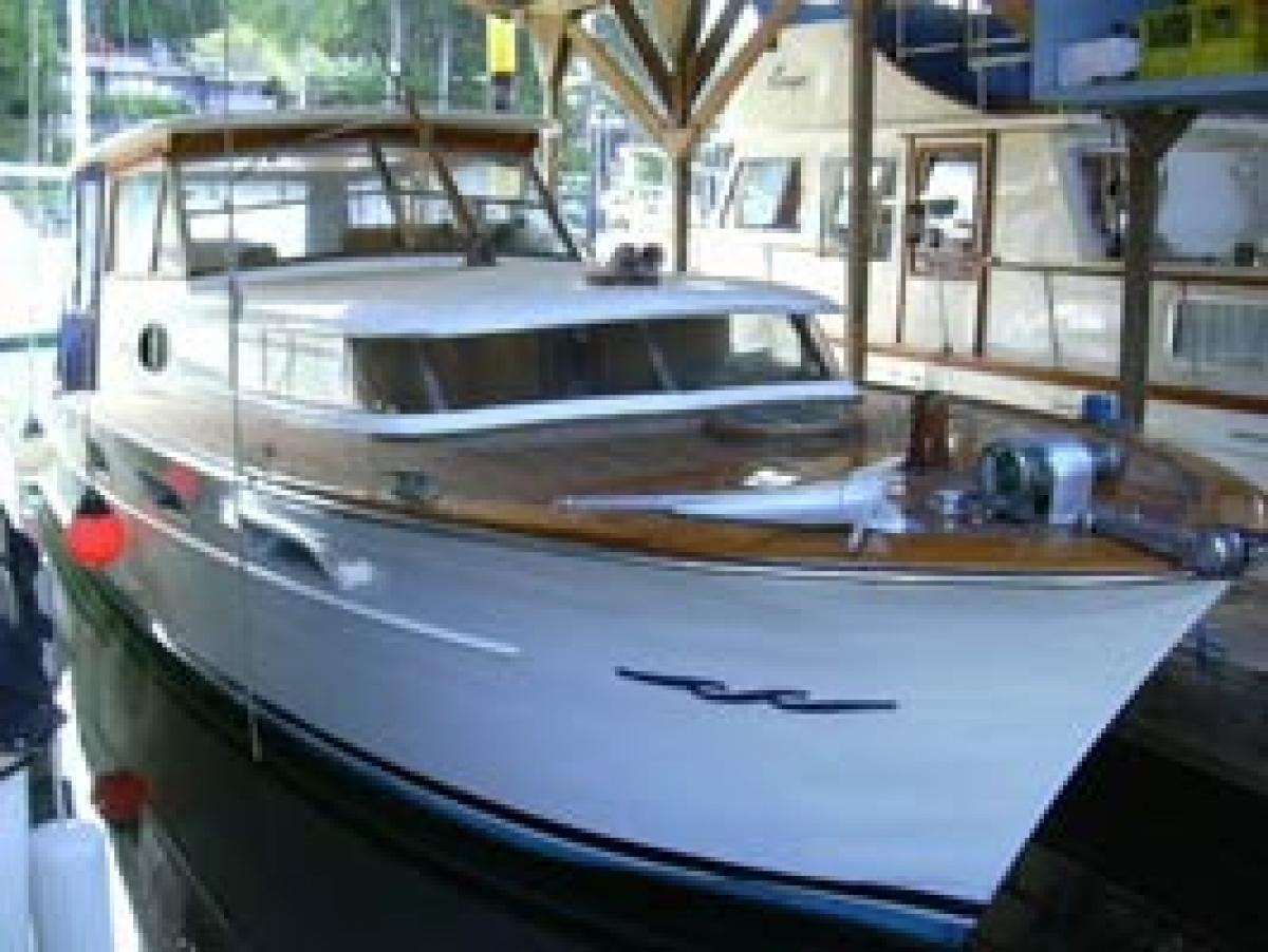 Classic Wooden Boat for Sale -  1957 CHRIS-CRAFT 33' FUTURA HARDTOP EXPRESS CRUISER