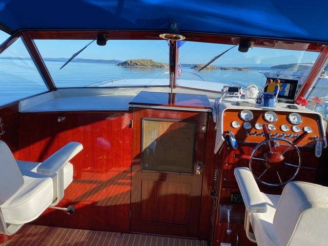 Classic Wooden Boat for Sale -  1960 Chris-Craft Roamer 35'