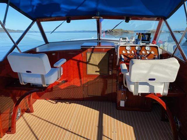 Classic Wooden Boat for Sale -  1960 Chris-Craft Roamer 35'