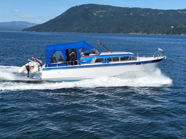 Classic Wooden Boat for Sale -  1960 Chris-Craft Roamer 35'