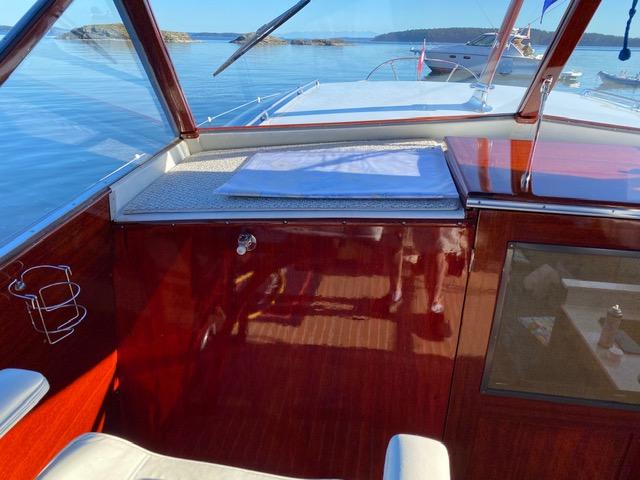 Classic Wooden Boat for Sale -  1960 Chris-Craft Roamer 35'