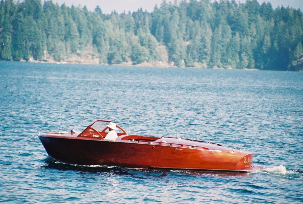 Classic Wooden Boat for Sale -  1961 GRENFELL 21' 3" CUSTOM BARRELBACK