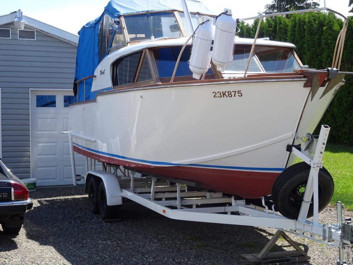 Classic Wooden Boat for Sale -  1961 TOLLEYCRAFT 26' CRUISER