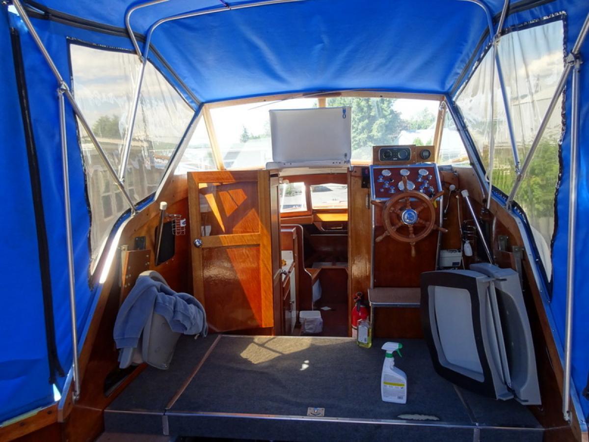 Classic Wooden Boat for Sale -  1961 TOLLEYCRAFT 26' CRUISER