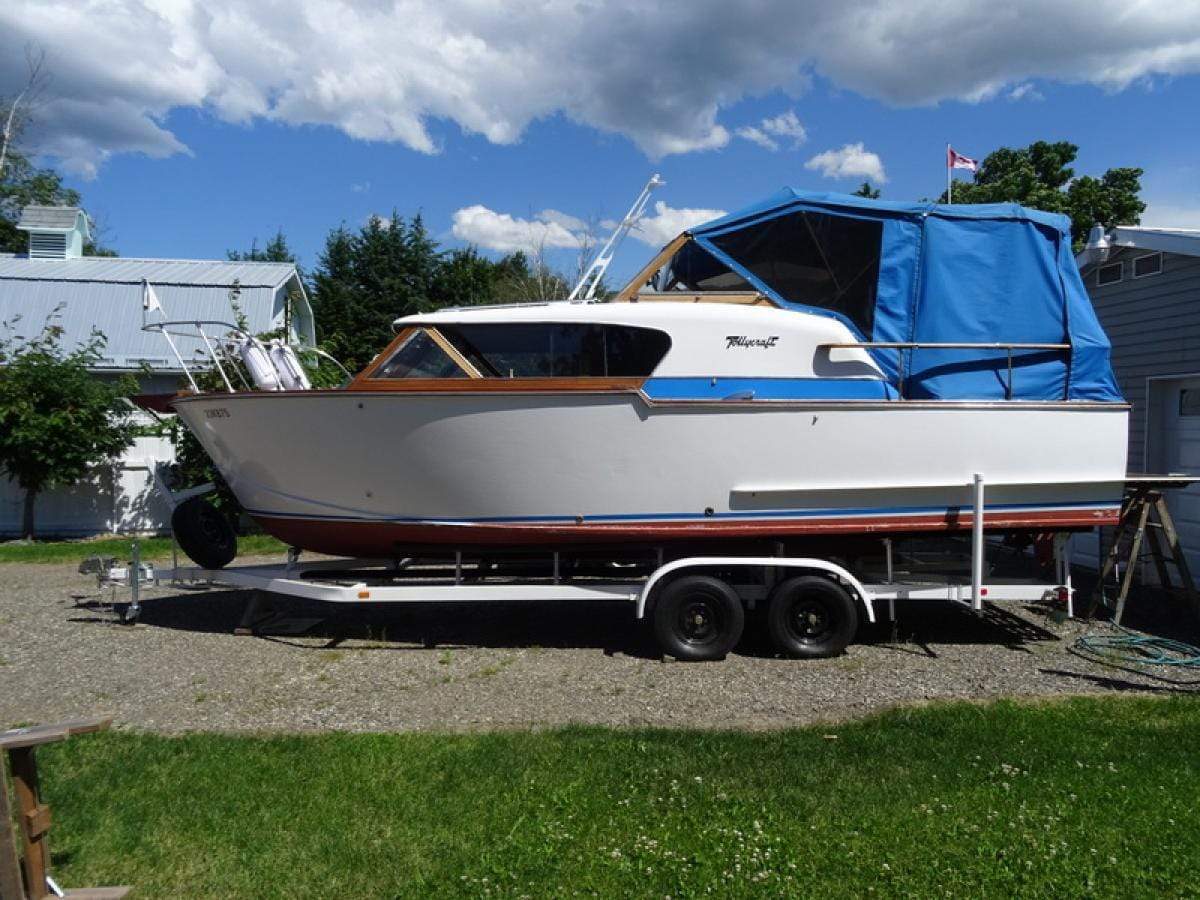 Classic Wooden Boat for Sale -  1961 TOLLEYCRAFT 26' CRUISER