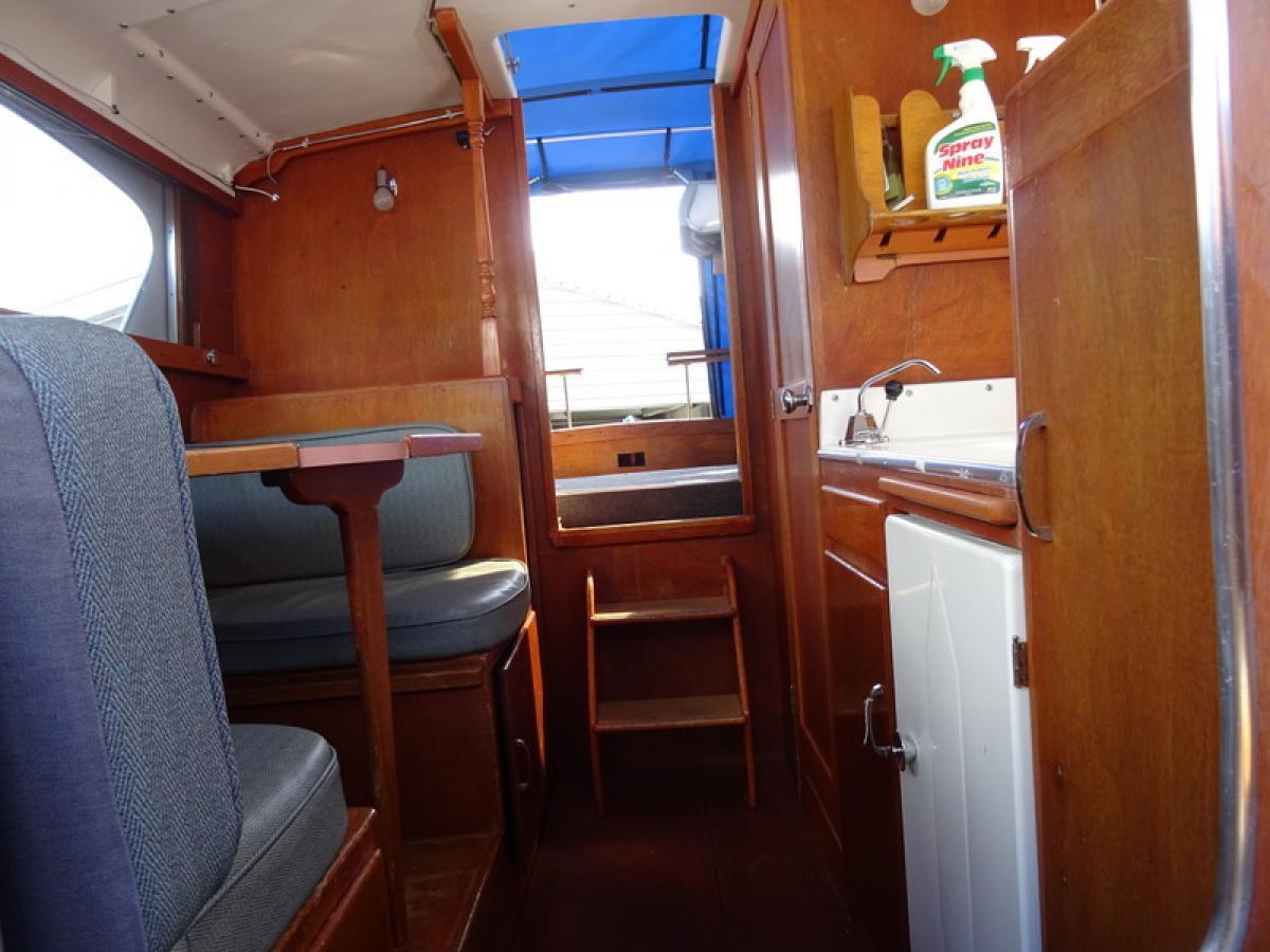 Classic Wooden Boat for Sale -  1961 TOLLEYCRAFT 26' CRUISER