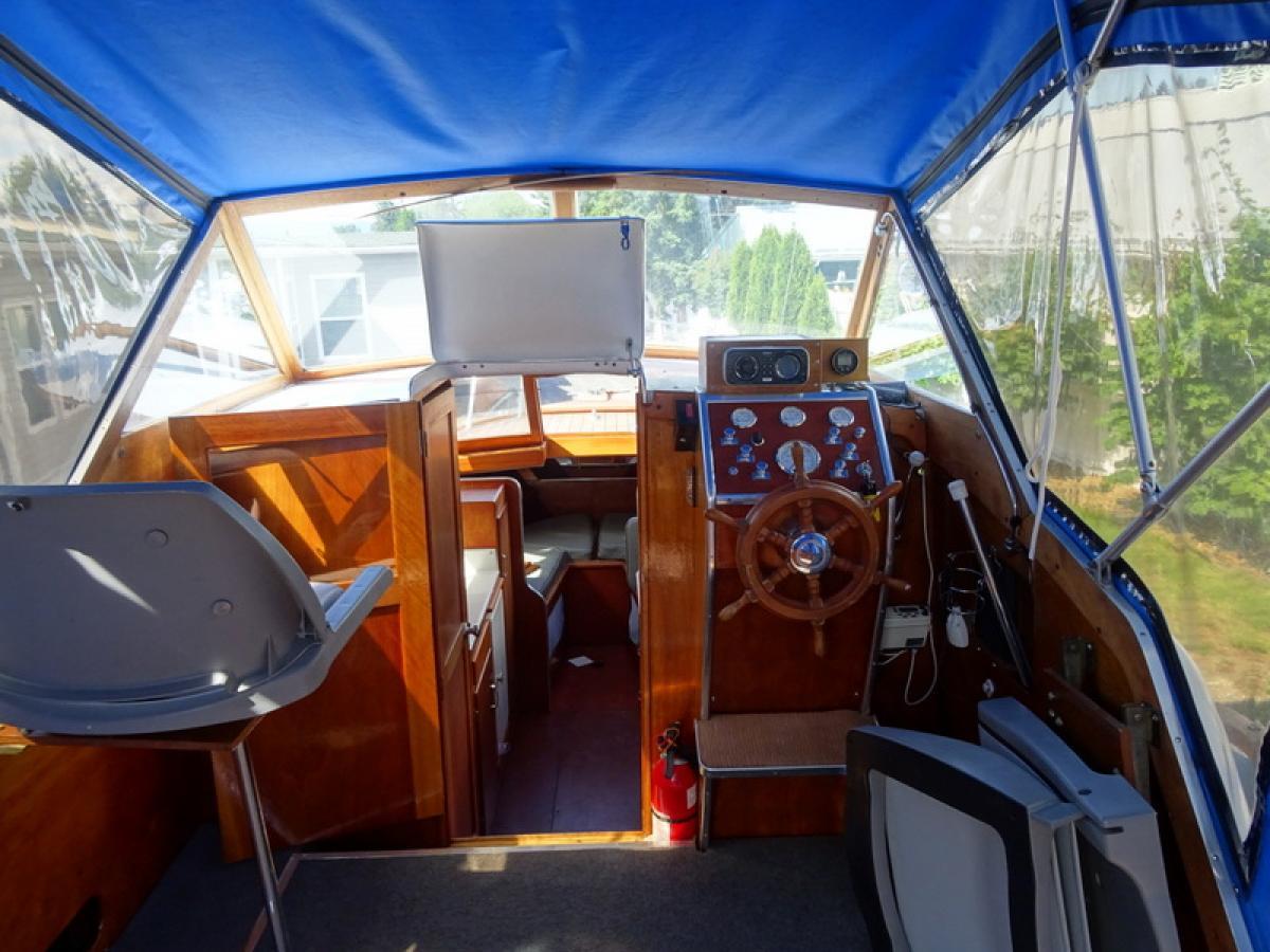 Classic Wooden Boat for Sale -  1961 TOLLEYCRAFT 26' CRUISER