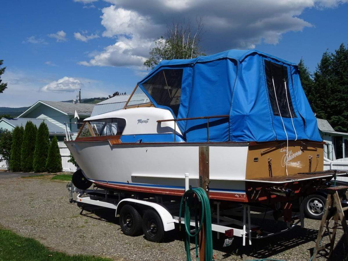 Classic Wooden Boat for Sale -  1961 TOLLEYCRAFT 26' CRUISER