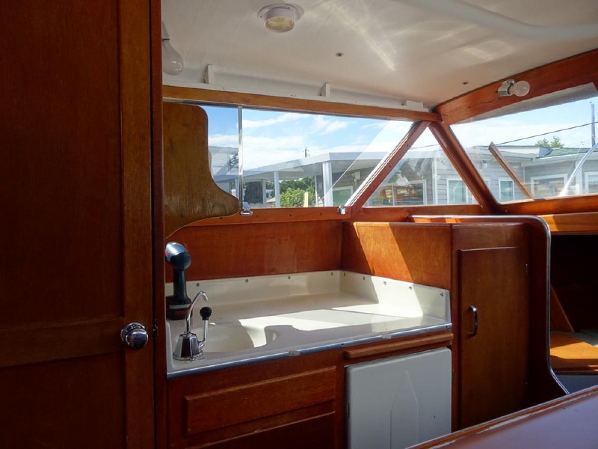 Classic Wooden Boat for Sale -  1961 TOLLEYCRAFT 26' CRUISER