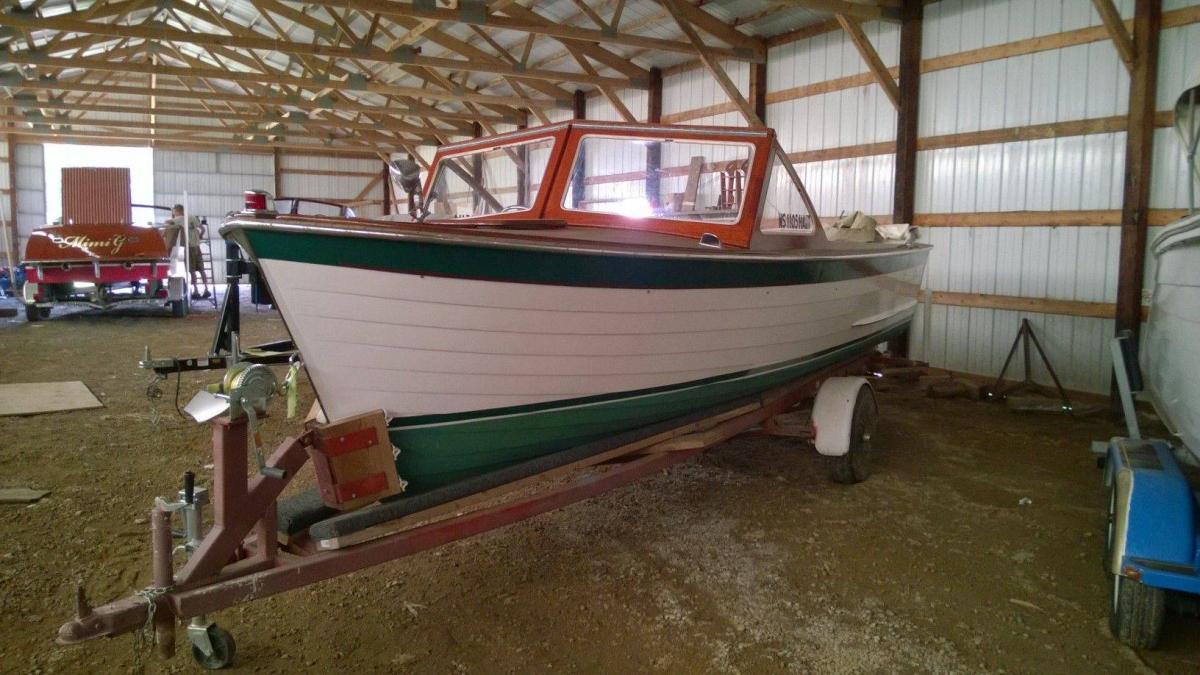 Classic Wooden Boat for Sale -  1964 LYMAN 21' CUDDY STYLE INBOARD