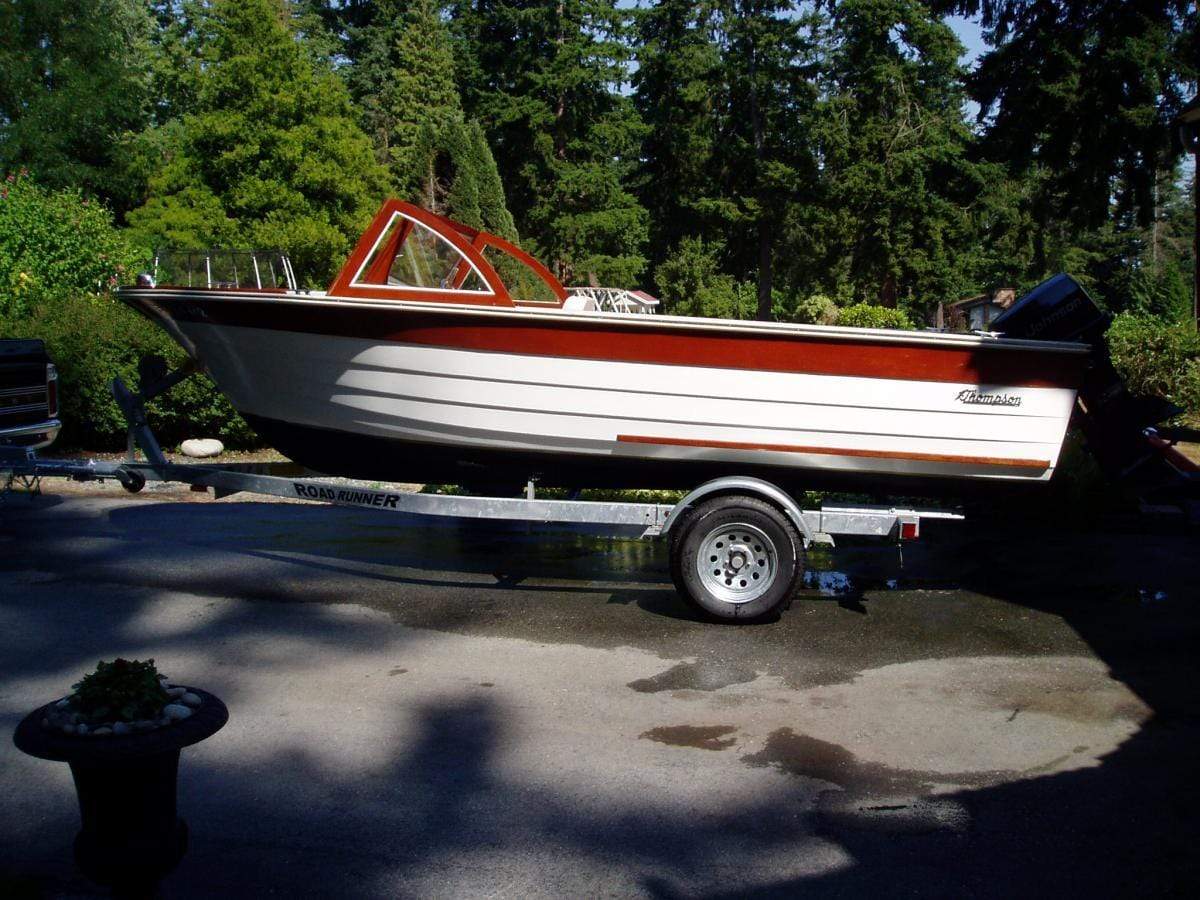 Classic Wooden Boat for Sale -  1964 THOMPSON 18' SUPER SEA LANCER