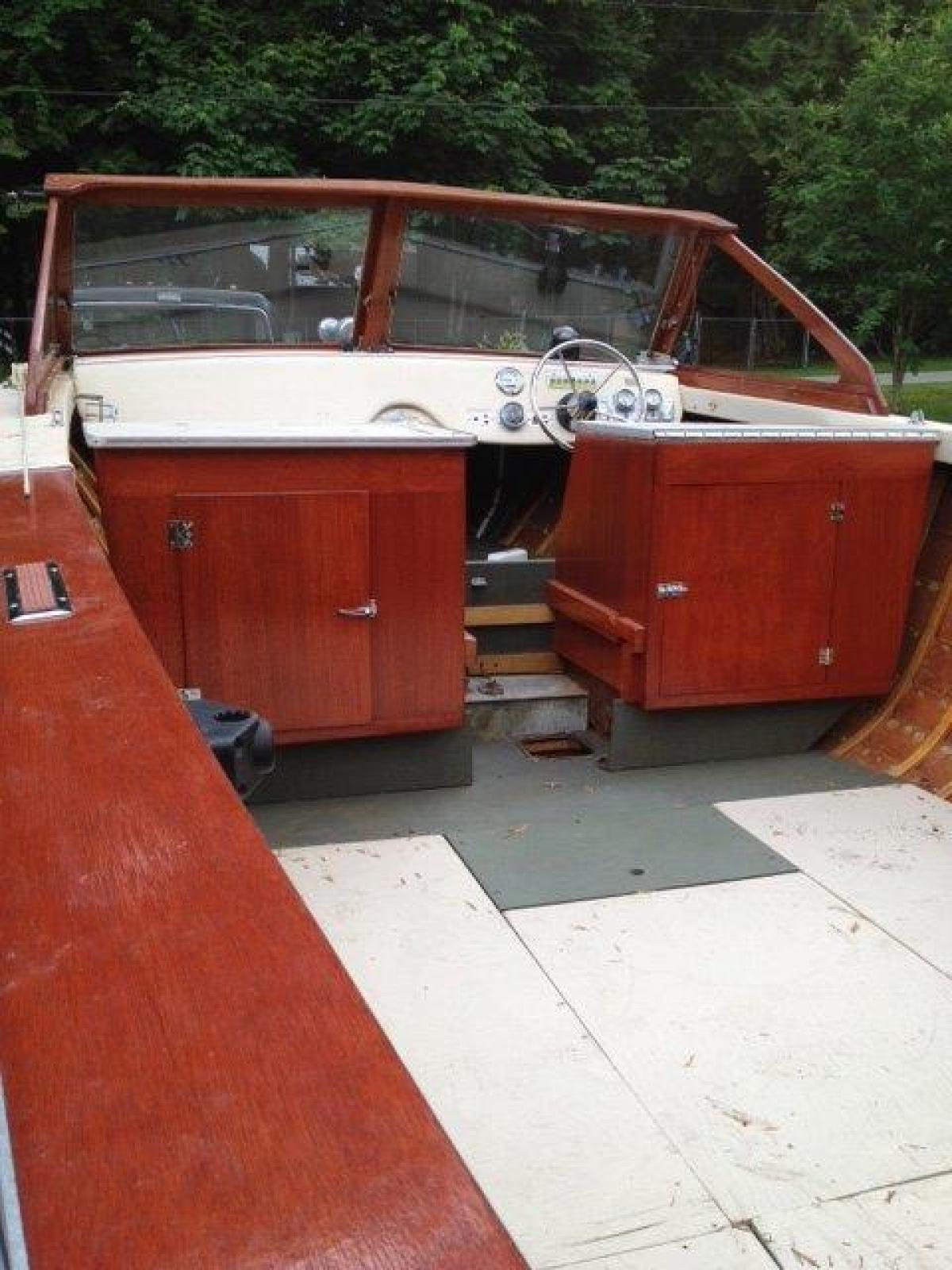 Classic Wooden Boat for Sale -  1965 CRUISER'S INC 20' - RARE CAMPER MODEL