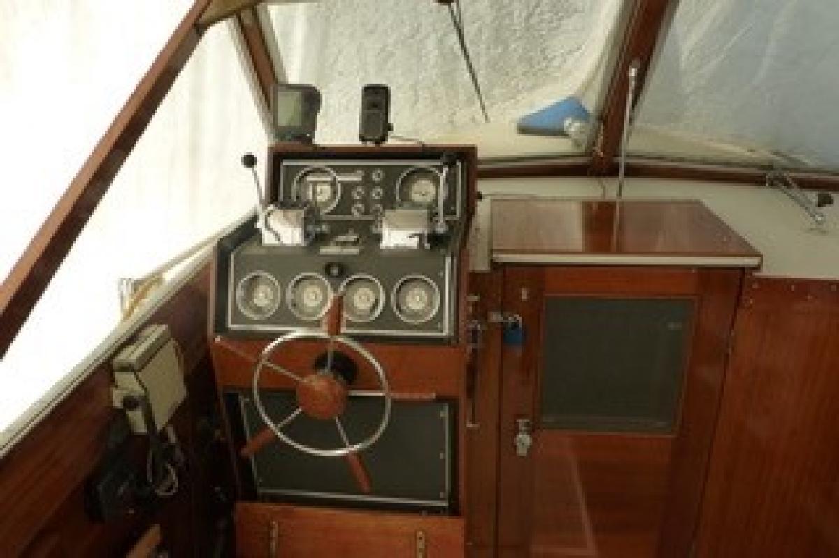 Classic Wooden Boat for Sale -  1967 CHRIS CRAFT 30' CONSTELLATION