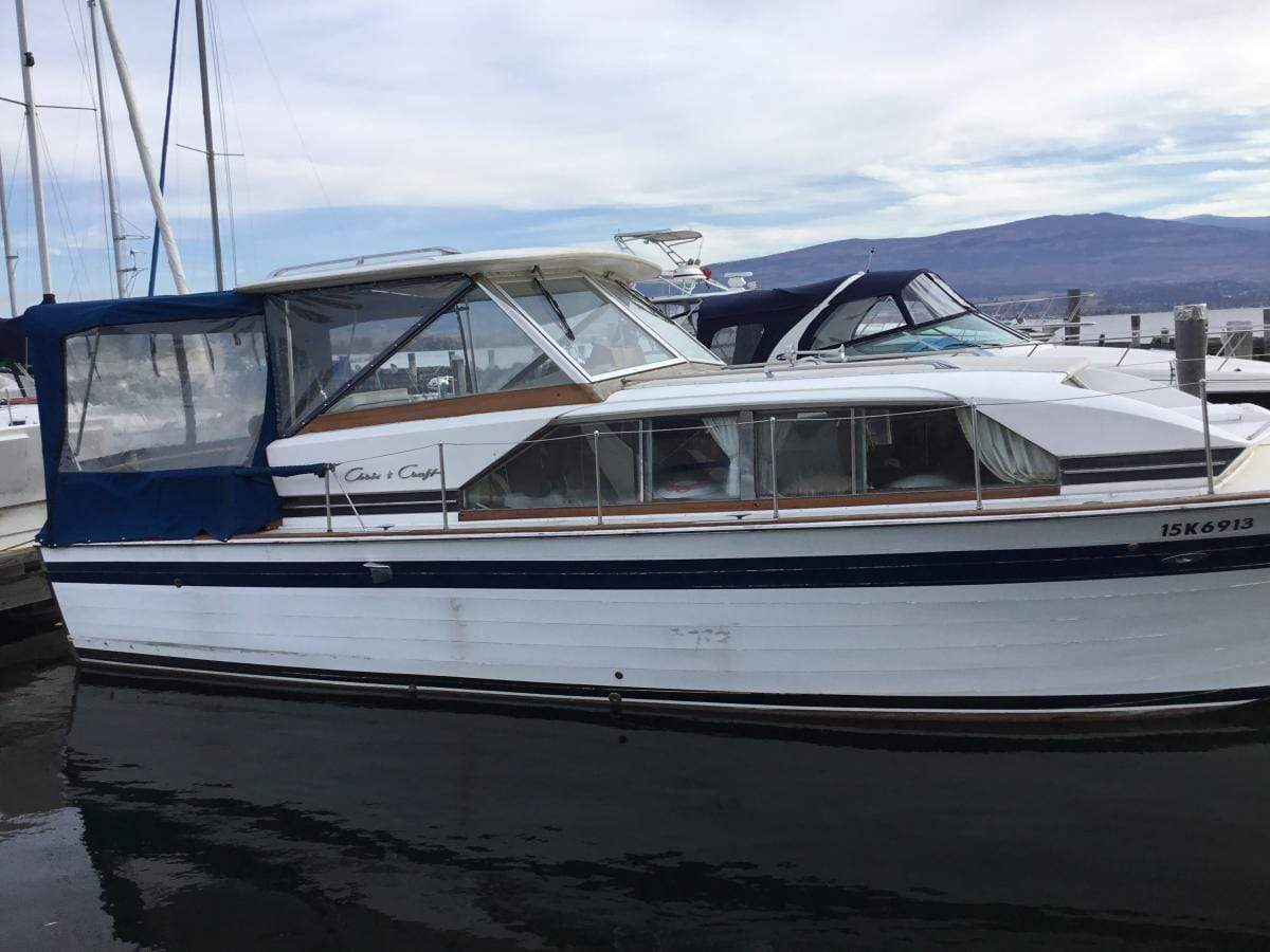 Classic Wooden Boat for Sale -  1967 CHRIS CRAFT 30' CONSTELLATION