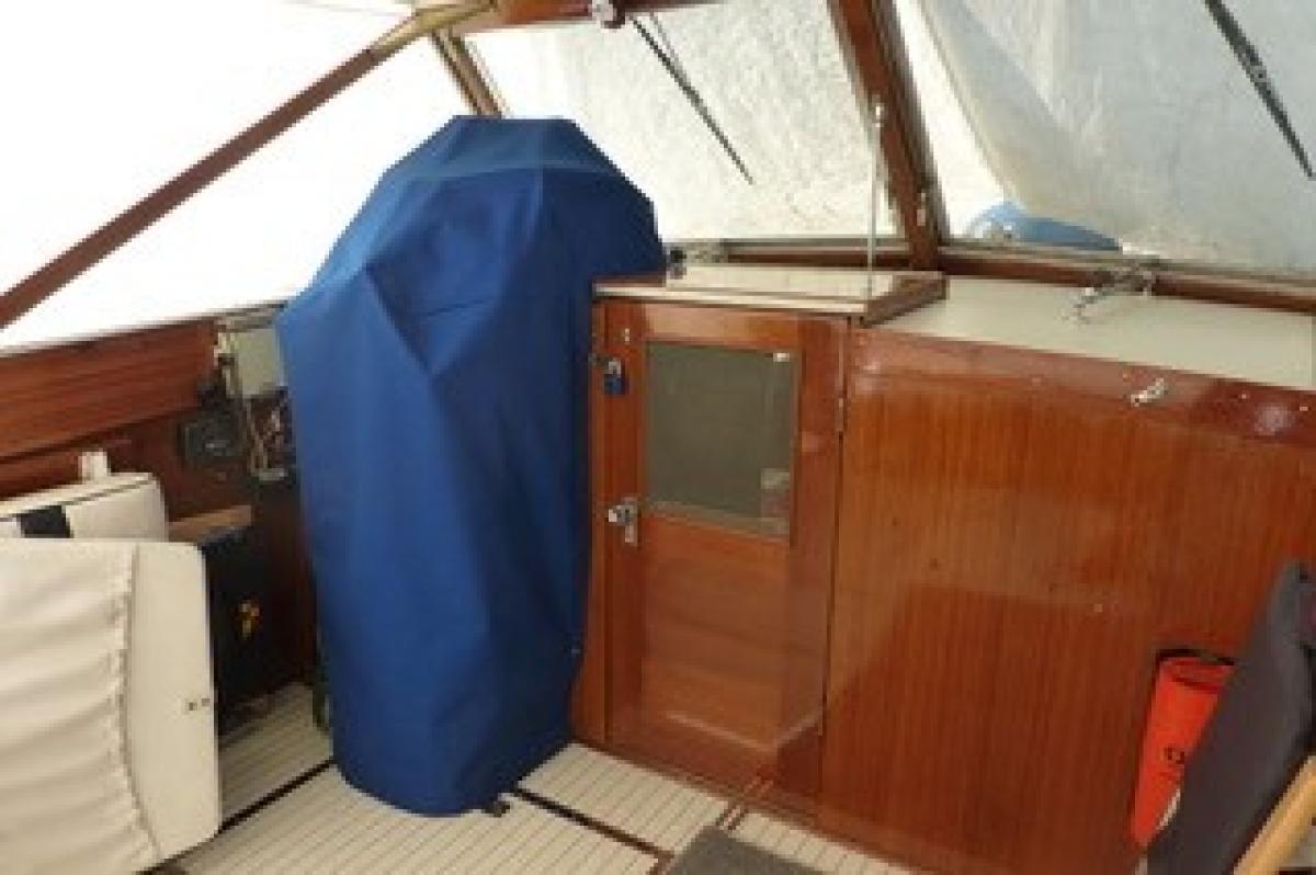 Classic Wooden Boat for Sale -  1967 CHRIS CRAFT 30' CONSTELLATION